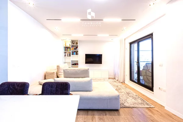 Appartamento in vendita a Tirana 2+1, Arredato