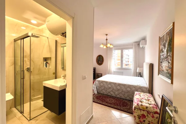 Me Qera: 3+1+2wc & Ballkon +1P.Parkimi 📍QENDER - Black Diamond Hotel (100% e Kompletuar) Location Premium || 1,300Euro/muaj