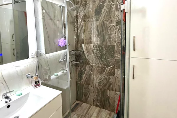 Appartamento in affitto a Tirana 2+1, Arredato