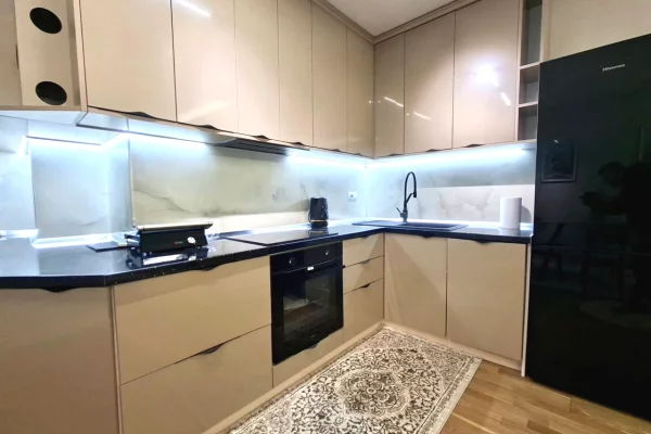 Shtepi me qera Apartament ne Tirane, 2+1, Mobilimi E mobiluar, Pagesa 90,000  Leke.