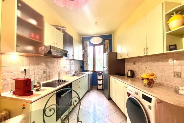 Shtepi me qera Apartament ne Tirane, 2+1, Mobilimi E mobiluar, Pagesa 650  Euro.