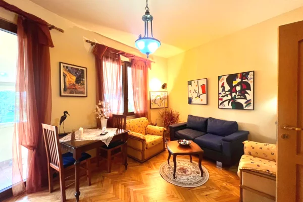 Shtepi me qera 2+1 ne Tirane - 650 Euro