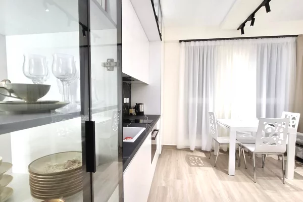 Shtepi me qera Apartament ne Tirane, 1+1, Mobilimi E mobiluar, Pagesa 70,000  Leke.