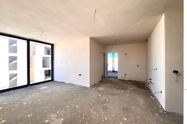 Apartment for sale in Durres 2+1, Emty