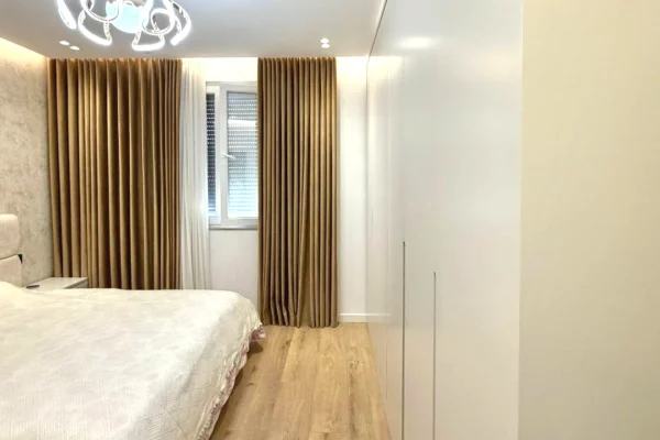 Appartamento in affitto a Tirana 2+1, Arredato