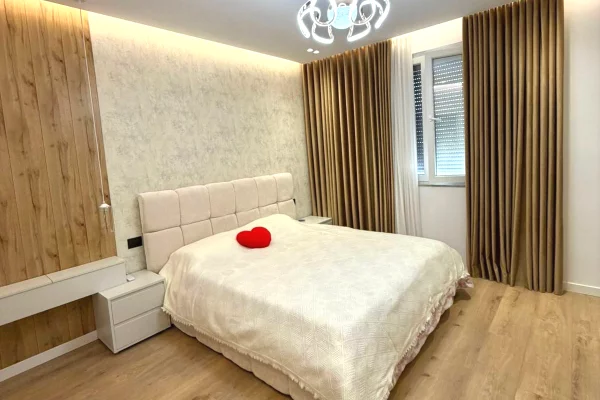 Appartamento in affitto a Tirana 2+1, Arredato