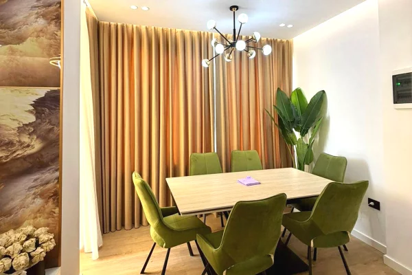 Appartamento in affitto a Tirana 2+1, Arredato