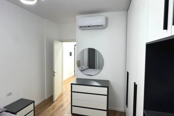 Shtepi ne shitje Apartament ne Tirane, 1+1, Mobilimi E mobiluar, Pagesa 165,000  Euro.