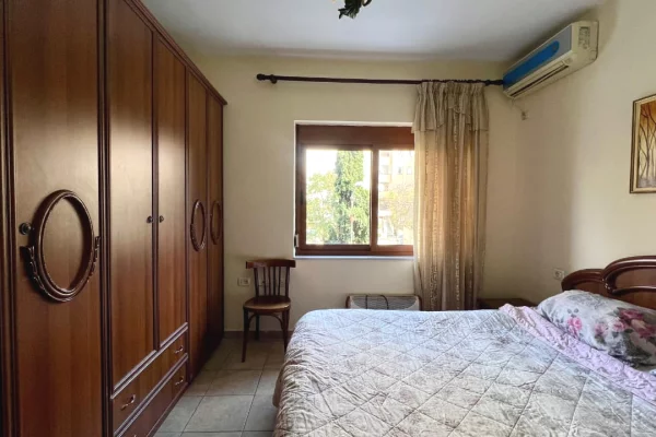 Shtepi me qera Apartament ne Tirane, 1+1, Mobilimi E mobiluar, Pagesa 45,000  Leke.