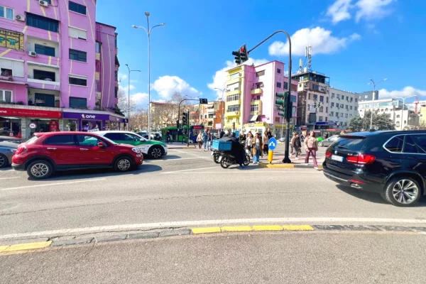 SHITET Njesi Biznesi :📍21 Dhjetori (Mulliri i Vjeter) - 79,000Euro - S.58m2 - Kt.0 - Pallat i Ri || Oferte Reale Investimi‼️