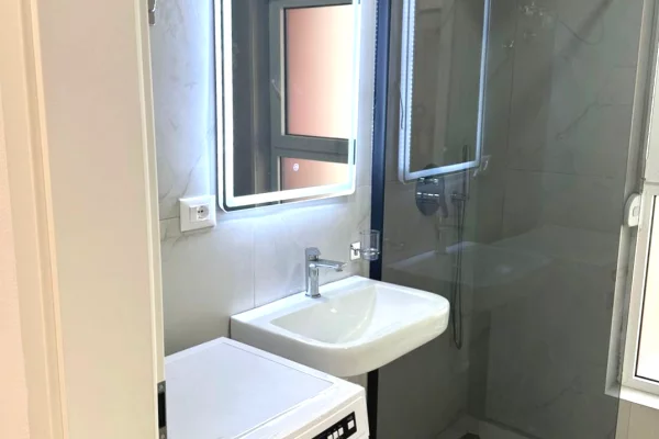 Shtepi me qera Apartament ne Tirane, 1+1, Mobilimi E mobiluar, Pagesa 45,000  Leke.