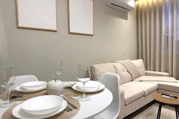 Shtepi ne shitje Apartament ne Tirane, 1+1, Mobilimi E mobiluar, Pagesa 200,000  Euro.