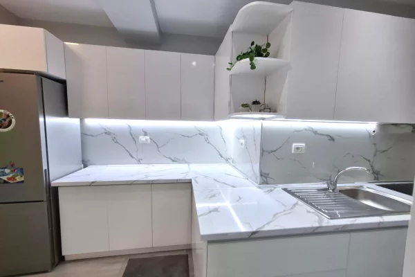 Shtepi ne shitje Apartament ne Tirane, 1+1, Mobilimi E mobiluar, Pagesa 278,000  Euro.