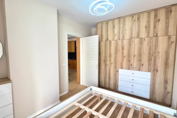 Shtepi me qera Apartament ne Tirane, 1+1, Mobilimi E mobiluar, Pagesa 65,000  Leke.