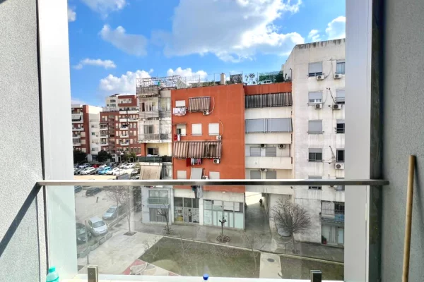 Shtepi me qera Apartament ne Tirane, 1+1, Mobilimi E mobiluar, Pagesa 65,000  Leke.
