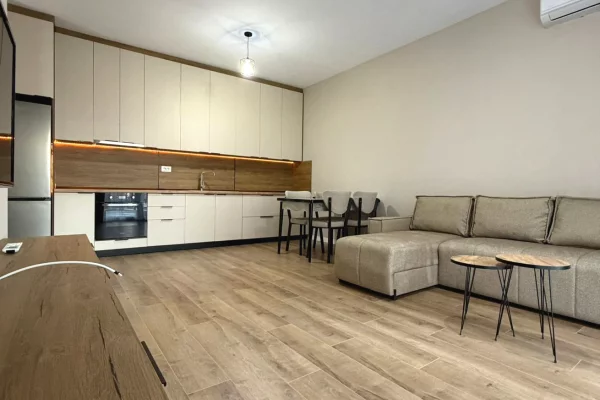 Appartamento in affitto a Tirana 1+1, Arredato