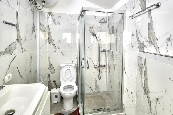 Shtepi me qera Shtepi Private ne Tirane, 1+1, Mobilimi E mobiluar, Pagesa 400  Euro.