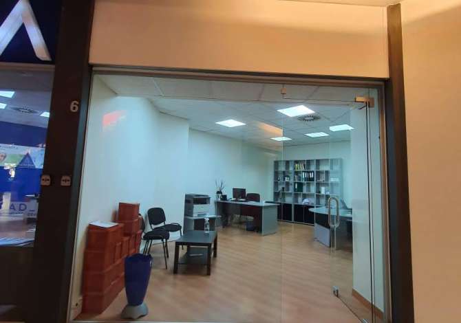 Shitet Dyqan, ne Qendren e Biznesit Torre Drin - Ne Krah te Hotel Plaza (Qender) 