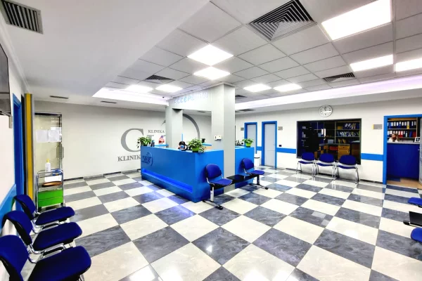 Shitet: Amb Komercial **628m2 ( Kryq. Laprakes - Rr. Dritan Hoxha ) Fasade Xhami nga Rr. Kryesore