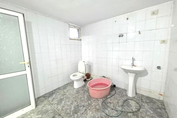 Ambient biznesi ne shitje 1+1 ne Tirane - 200,000 Euro