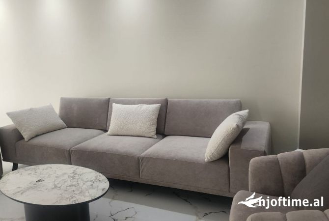 Shtepi me qera Apartament ne Tirane, 2+1, Mobilimi E mobiluar, Pagesa 650  Euro.