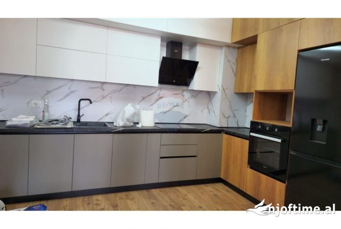 Shtepi me qera Apartament ne Tirane, 2+1, Mobilimi E mobiluar, Pagesa 1,200  Euro.