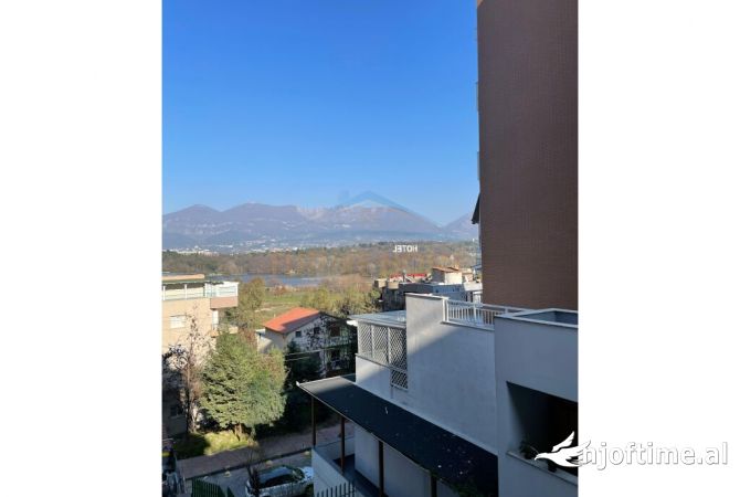 Shtepi ne shitje Apartament ne Tirane, 2+1, Mobilimi Bosh, pa mobiluar, Pagesa 250,000  Euro.
