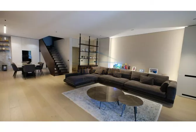 Shtepi ne shitje 3+1 ne Tirane - 900,000 Euro