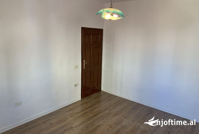Shtepi me qera 2+1 ne Tirane - 75,000 Leke
