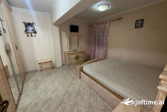 Shtepi me qera 2+1 ne Tirane - 400 Euro