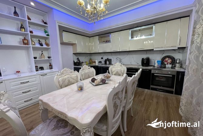 Shtepi me qera Apartament ne Tirane, 2+1, Mobilimi E mobiluar, Pagesa 400  Euro.