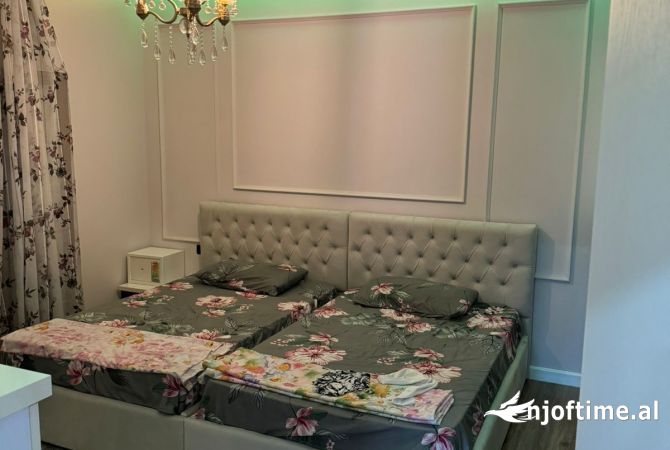 Shtepi me qera Apartament ne Tirane, 2+1, Mobilimi E mobiluar, Pagesa 400  Euro.