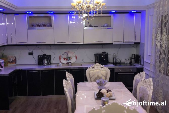 Shtepi me qera 2+1 ne Tirane - 400 Euro