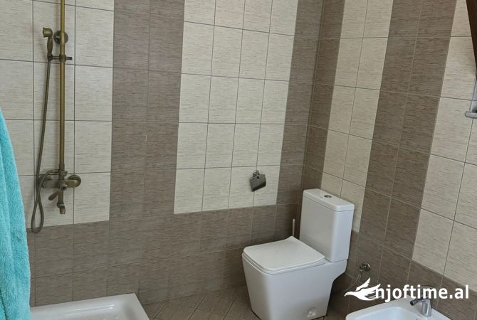 Shtepi me qera 2+1 ne Tirane - 400 Euro
