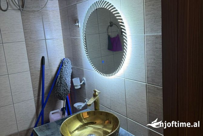 Shtepi me qera Apartament ne Tirane, 2+1, Mobilimi E mobiluar, Pagesa 400  Euro.