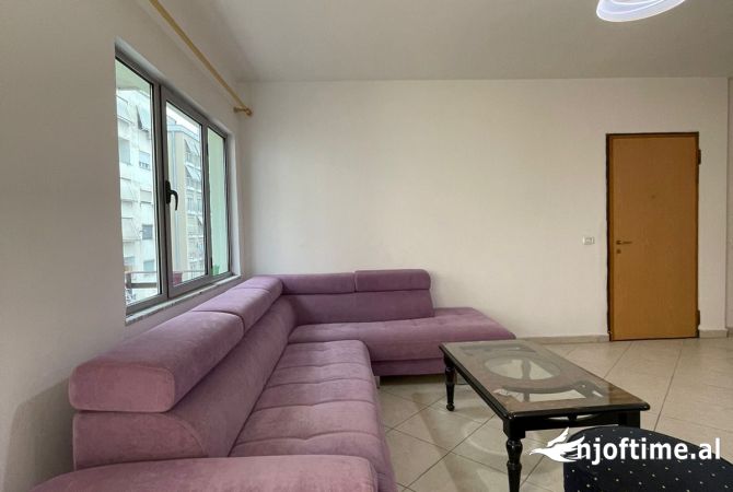 Shtepi me qera 2+1 ne Tirane - 550 Euro