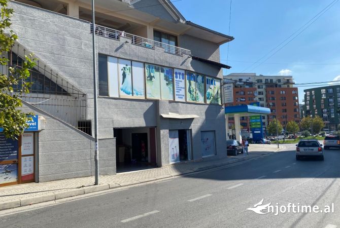 Ambient biznesi me qera 2+1 ne Tirane - 3,500 Euro