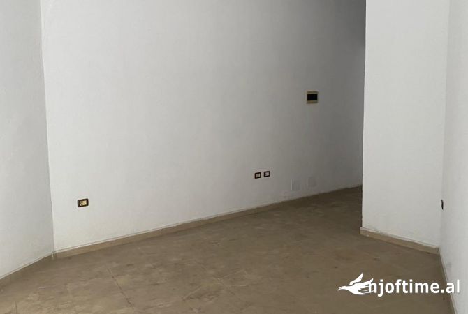 Ambient biznesi me qera 1+1 ne Tirane - 300 Euro