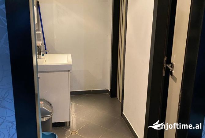 Ambient biznesi ne shitje 2+1 ne Tirane - 122,000 Euro