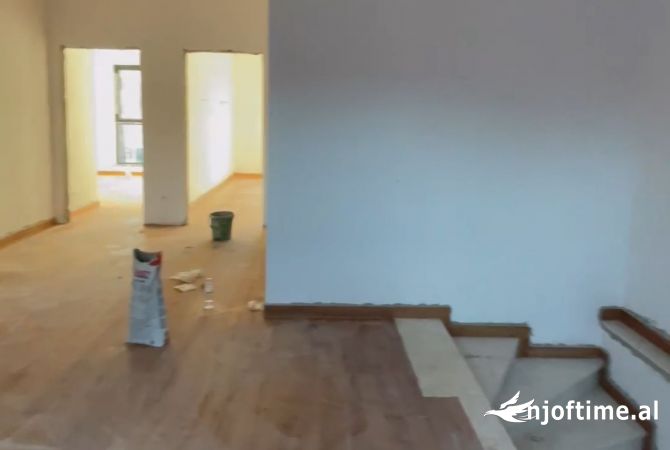 Ambient biznesi me qera 3+1 ne Tirane - 3,000 Euro