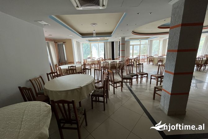 Ambient biznesi me qera 2+1 ne Tirane - 900 Euro