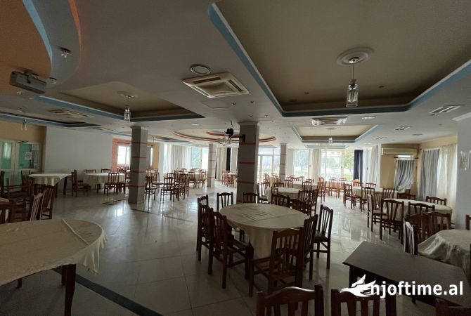 Ambient biznesi me qera 2+1 ne Tirane - 900 Euro