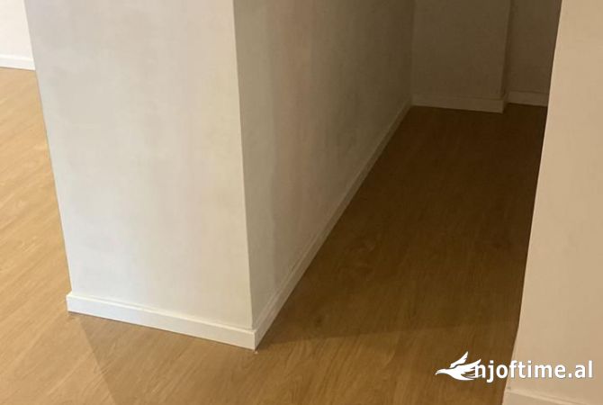 Ambient biznesi me qera 3+1 ne Tirane - 950 Euro