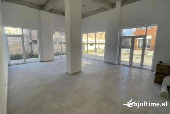 Ambient biznesi me qera 3+1 ne Tirane - 500 Euro