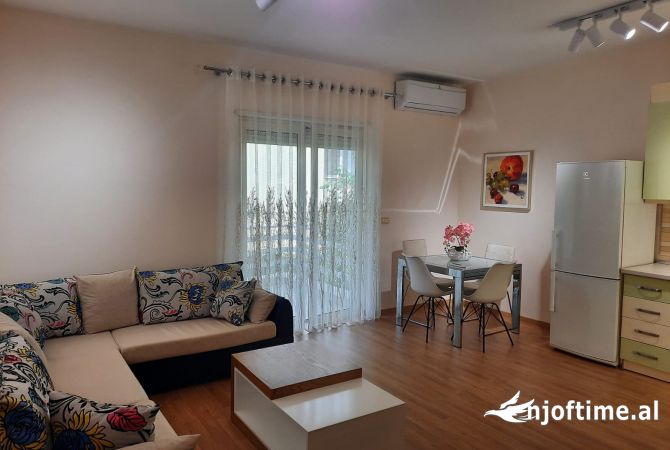 Shtepi me qera 2+1 ne Tirane - 800 Euro