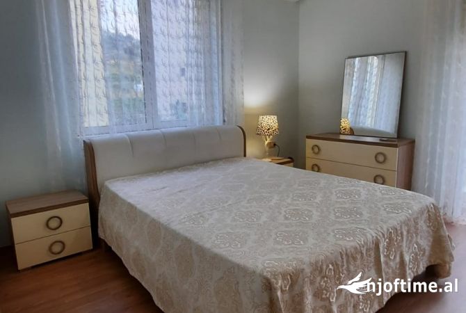 Shtepi me qera 2+1 ne Tirane - 800 Euro