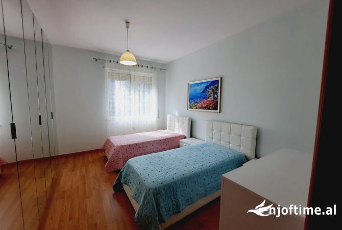 Shtepi me qera 2+1 ne Tirane - 800 Euro