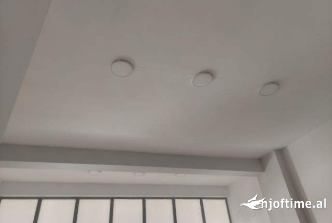 Ambient biznesi me qera 3+1 ne Tirane - 600 Euro
