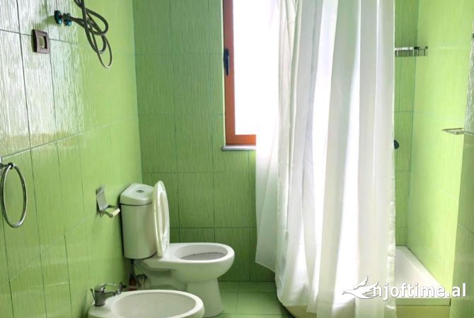 Shtepi me qera Apartament ne Tirane, 2+1, Mobilimi E mobiluar, Pagesa 370  Euro.