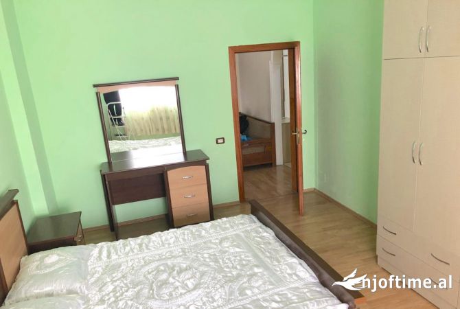 Shtepi me qera Apartament ne Tirane, 2+1, Mobilimi E mobiluar, Pagesa 370  Euro.